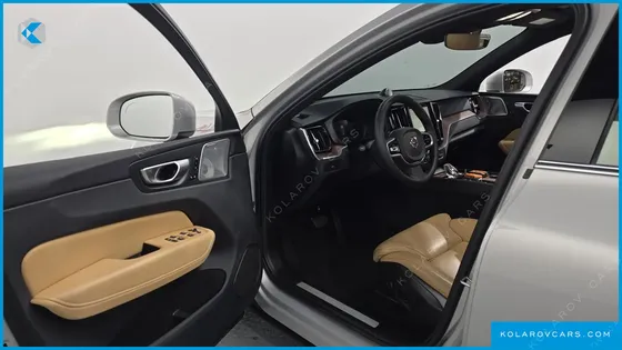 VOLVO XC60 B5 ULTIMATE BRIGHT
