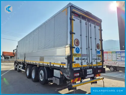 VOLVO CARGO TRUCK 10X4