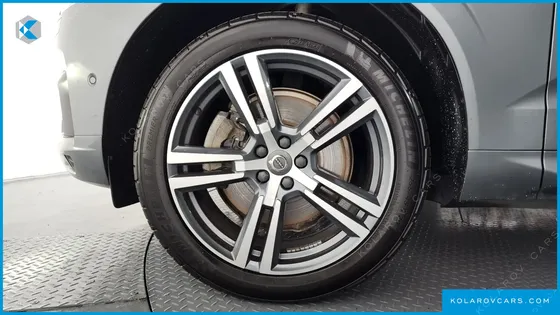 VOLVO XC60 T8 R-DESIGN