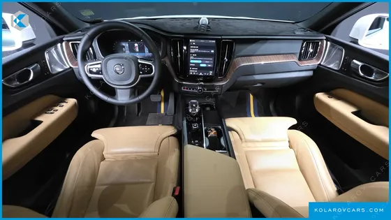 VOLVO XC60 B5 ULTRA BRIGHT