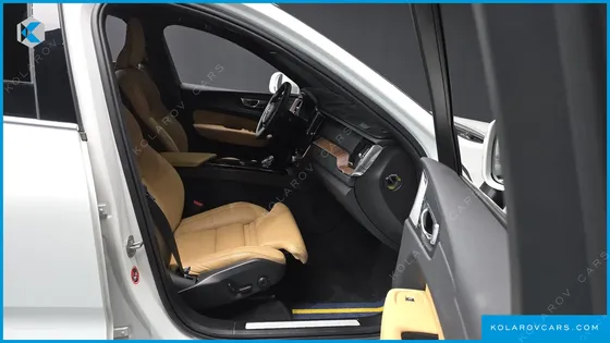 VOLVO XC60 B5 ULTRA BRIGHT