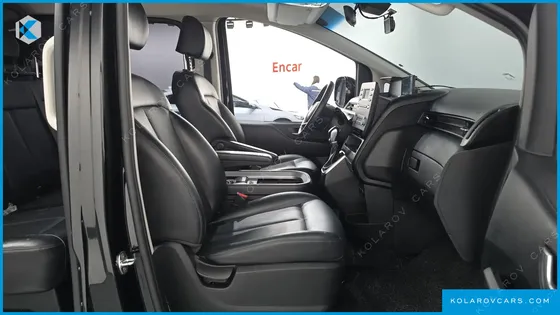 HYUNDAI STARIA L3.5 CARGO 5-SEATER