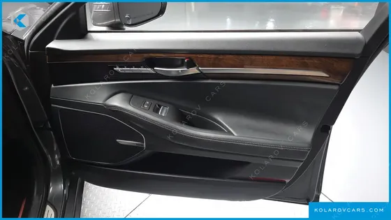 GENESIS EQ900 3.8 GDI AWD