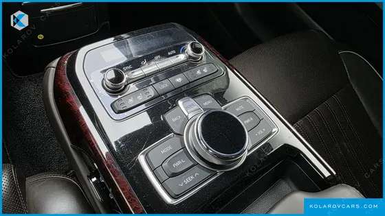 GENESIS EQ900 3.8 GDI AWD