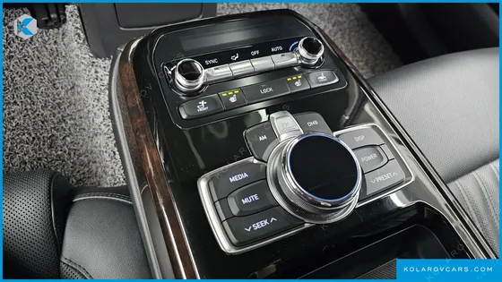 GENESIS EQ900 3.8 GDI AWD