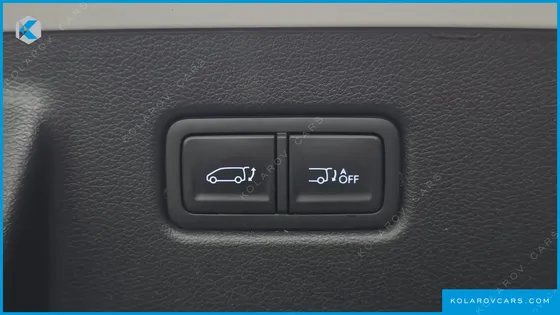 HYUNDAI STARIA LOUNGE 9-SEATER