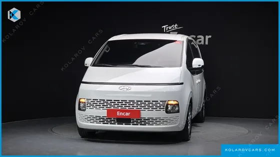 HYUNDAI STARIA CARGO 5-SEATER