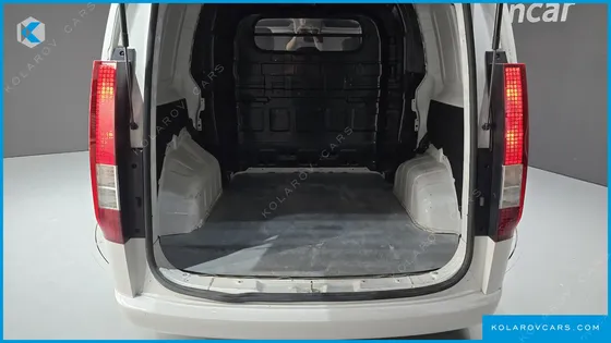 HYUNDAI STARIA CARGO 5-SEATER