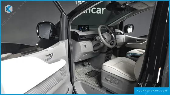 HYUNDAI STARIA HEV 1.6 LOUNGE 9-SEATER