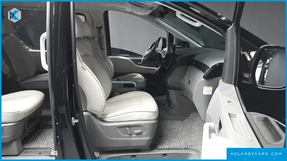 HYUNDAI STARIA HEV 1.6 LOUNGE 9-SEATER