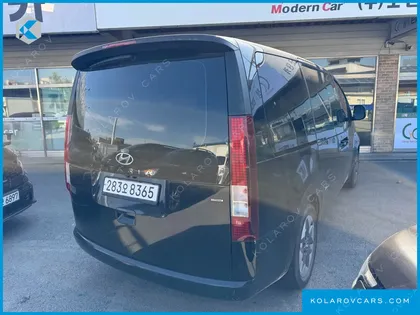 HYUNDAI STARIA 4WD TOURER 9-SEATER