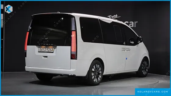 HYUNDAI STARIA L3.5 LOUNGE 7-SEATER