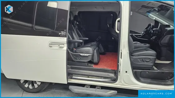 HYUNDAI STARIA L3.5 LOUNGE 7-SEATER