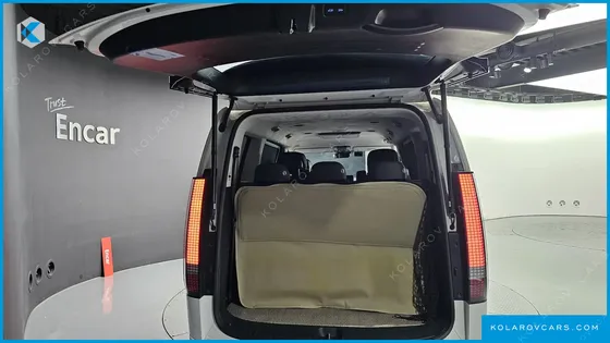 HYUNDAI STARIA L3.5 LOUNGE 7-SEATER