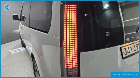 HYUNDAI STARIA L3.5 LOUNGE 7-SEATER