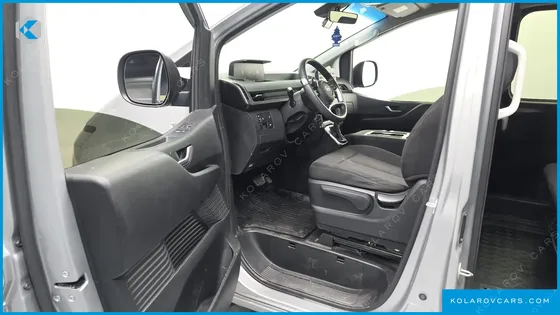 HYUNDAI STARIA TOURER 11-SEATER