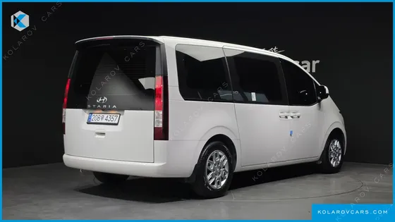 HYUNDAI STARIA TOURER 9-SEATER