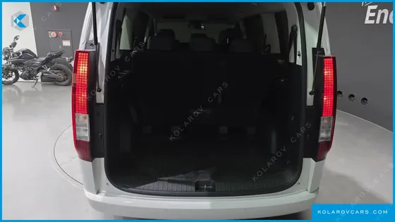 HYUNDAI STARIA TOURER 9-SEATER