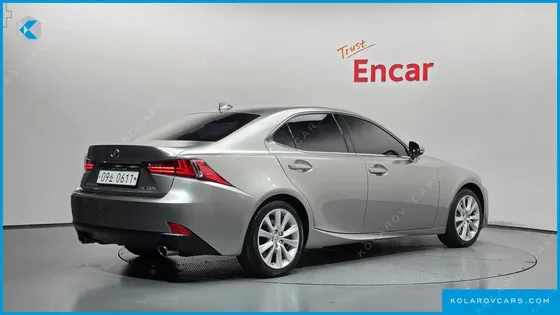 LEXUS IS PREMIUM