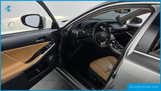 LEXUS IS PREMIUM