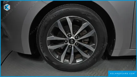 HYUNDAI GRANDEUR HG240 LUXURY