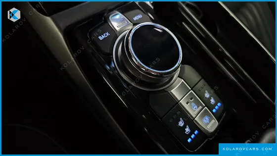 GENESIS EQ900 5.0 GDI AWD LIMOUSINE