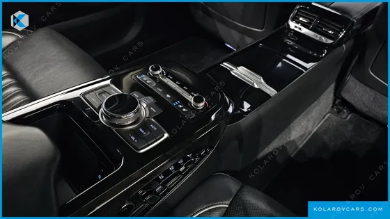 GENESIS EQ900 5.0 GDI AWD LIMOUSINE