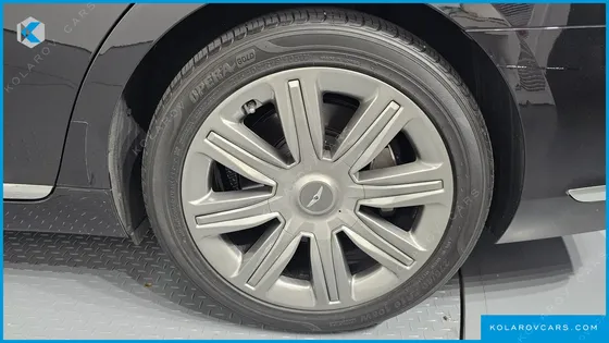 GENESIS EQ900 5.0 GDI AWD LIMOUSINE