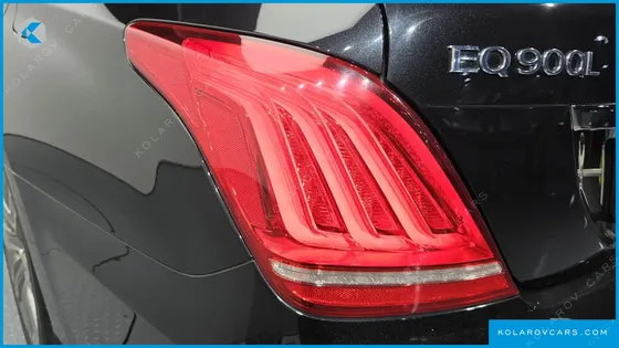 GENESIS EQ900 5.0 GDI AWD LIMOUSINE