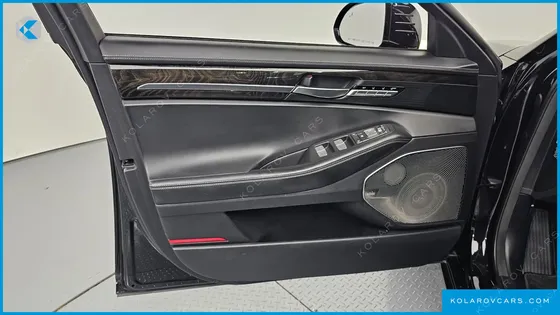 GENESIS EQ900 5.0 GDI AWD LIMOUSINE