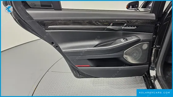 GENESIS EQ900 5.0 GDI AWD LIMOUSINE
