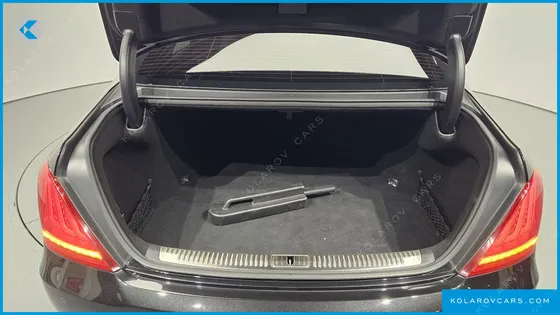 GENESIS EQ900 5.0 GDI AWD LIMOUSINE