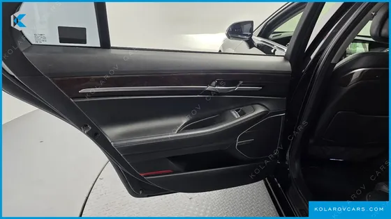 GENESIS EQ900 3.8 GDI AWD