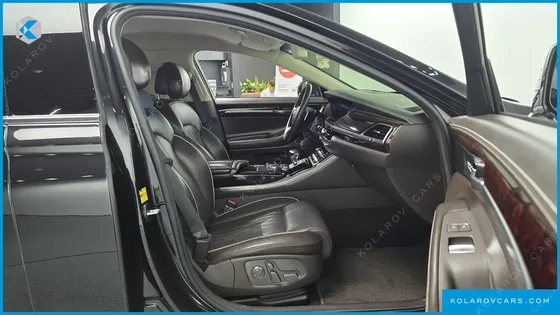 GENESIS EQ900 5.0 GDI AWD LIMOUSINE