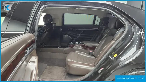 GENESIS EQ900 5.0 GDI AWD LIMOUSINE