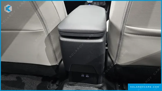TOYOTA PRIUS 2.0 XLE