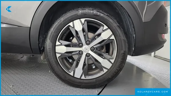 PEUGEOT 5008 1.6 BLUEHDI GT LINE