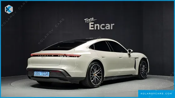 PORSCHE TAYCAN BASE