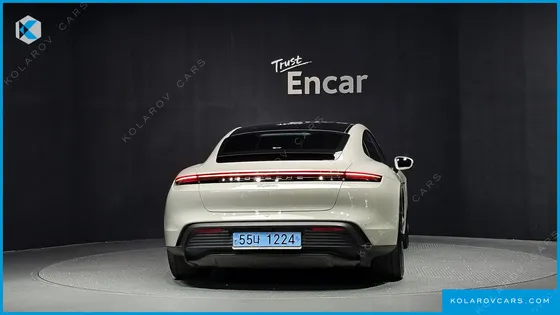 PORSCHE TAYCAN BASE