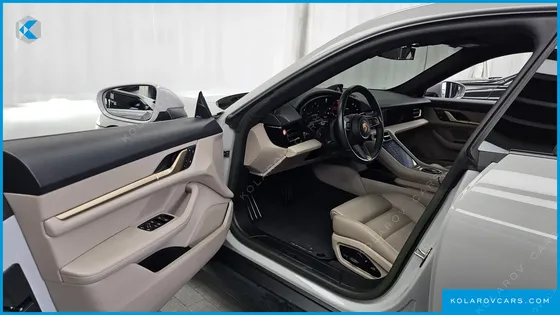 PORSCHE TAYCAN BASE
