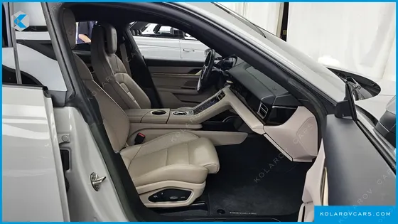 PORSCHE TAYCAN BASE