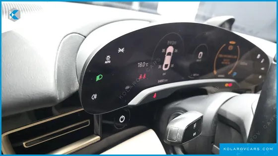 PORSCHE TAYCAN BASE