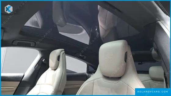 PORSCHE TAYCAN BASE