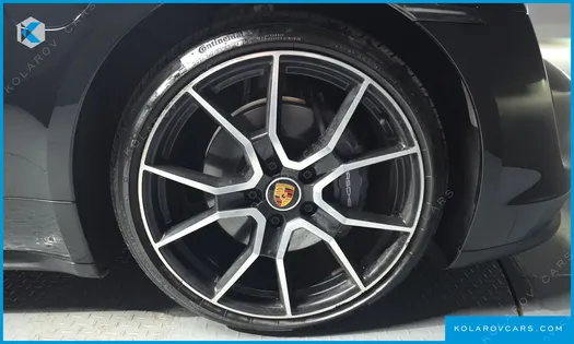PORSCHE TAYCAN BASE