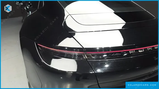 PORSCHE TAYCAN BASE