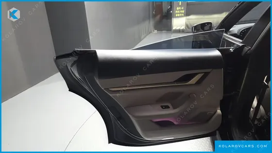 PORSCHE TAYCAN BASE