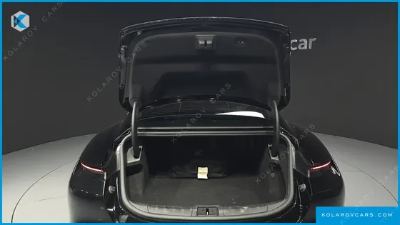 PORSCHE TAYCAN BASE