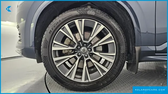 VOLVO XC90 B6 MOMENTUM