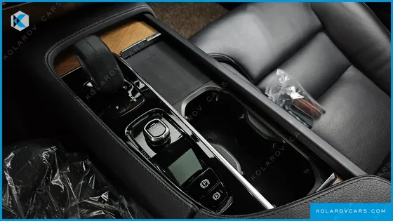 VOLVO XC90 B6 MOMENTUM
