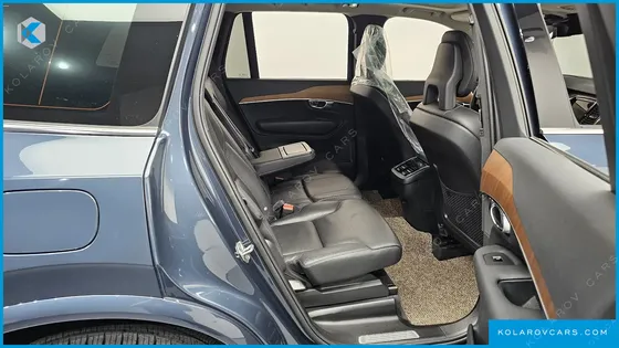 VOLVO XC90 B6 MOMENTUM